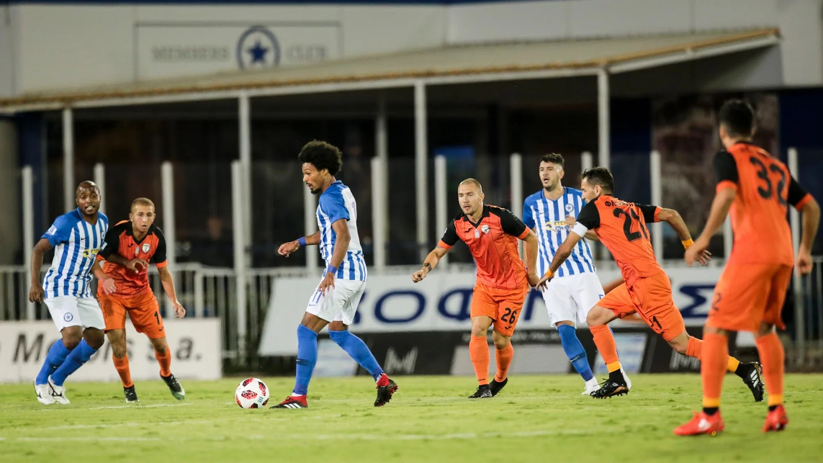 Λευκή ισοπαλία (0-0) με την Ξάνθη στο Περιστέρι